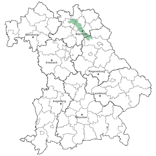 Die Karte zeigt das Bundesland Bayern. Zusätzlich sind die Grenzen der bayerischen Regierungsbezirke zu erkennen. Die ausgewählte Region ist als grüner Flächenumriss gekennzeichnet. Die Region Obermainhügelland liegt in der Umgebung von Bayreuth.