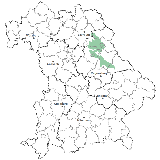Die Karte zeigt das Bundesland Bayern. Zusätzlich sind die Grenzen der bayerischen Regierungsbezirke zu erkennen. Die ausgewählte Region ist als grüner Flächenumriss gekennzeichnet. Die Region Oberpfälzer Becken- und Hügelland liegt im Regierungsbezirk Oberpfalz.