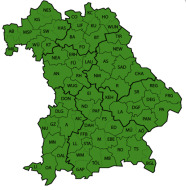 Grünfarbige Bayernkarte mit den Grenzen der Regierungsbezirke und Landkreise.