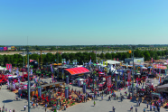 Interforst auf der Messe München; Open-Air; Zelte und Pavillons; Fahnen und Banner; Landmaschinen
