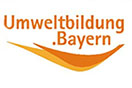 Logo mit oranger Schrift "Umweltbildung Bayern"